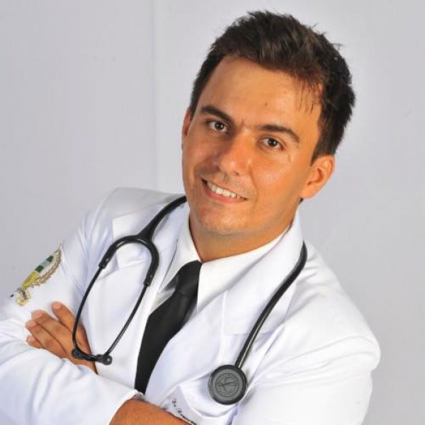 Dr. Donovane Gnadt Ferreira